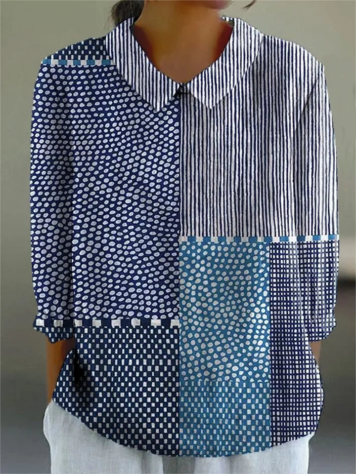 Camille – blouse indigo géométrique